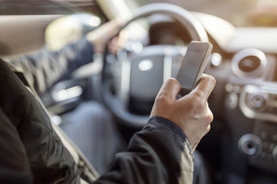 Multas por uso de celular ao volante crescem 61% no Estado