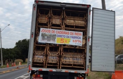 Polícia Rodoviária Federal apreende carga de cigarros contrabandeados