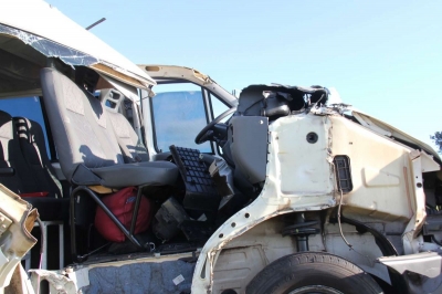 Pacientes ficam feridos em acidente com ambulância
