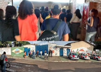 Alunos protestam contra reorganização e ocupam duas escolas em Marília