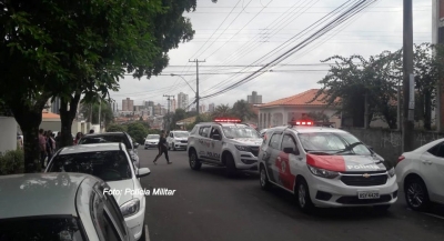 Vítima reage e luta com assaltante que é preso pela PM