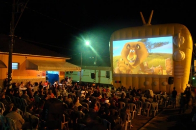 Projeto Cine Cidade traz cinema gratuito para Marília