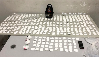 Lugar de droga é no lixo! Até traficante pensa assim, mas acaba preso 