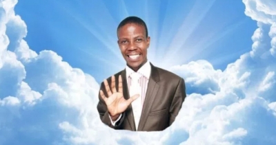 Pastor diz que foi ao céu, fez selfie e vende cada uma por R$ 1.200,00