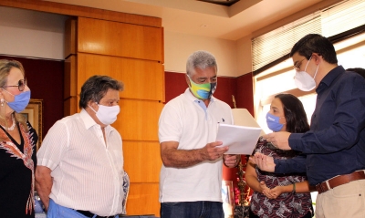 Unimar recebe a visita do Senador Major Olímpio e entrega projeto inédito de tratamento pós-Covid 