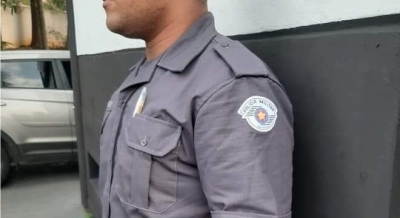 Rapaz é detido usando uniforme de polícia falsa para não pagar ônibus