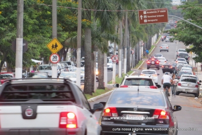 Após muitos acidentes, Av. das Esmeraldas ganha novo sistema viário 