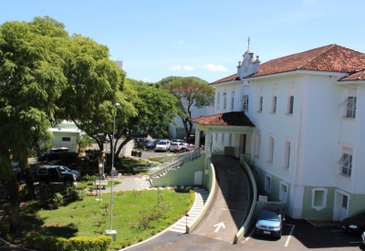 Morre na Santa Casa, idoso que se feriu ao cair de um pé de mamão