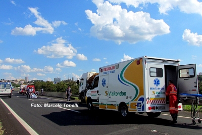 Tragédia na rodovia: caminhoneiro e ajudante são atropelados enquanto conversavam