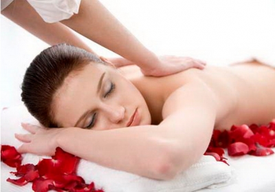Atendimentos gratuitos de massagem e depilação