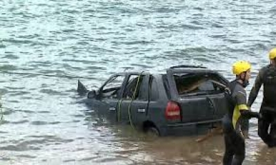 Briga entre irmãos dentro de carro provoca acidente com morte 
