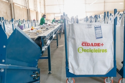 Garça: na Semana do Meio Ambiente, cooperativa incentiva reciclagem