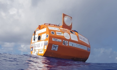 Sem motor, marinheiro de 72 anos cruza o Atlântico dentro de um tonel