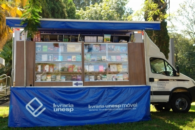 Livraria Unesp Móvel retorna a Marília na próxima semana