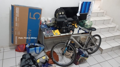 Dupla pratica furto "por atacado", mas não escapa da prisão