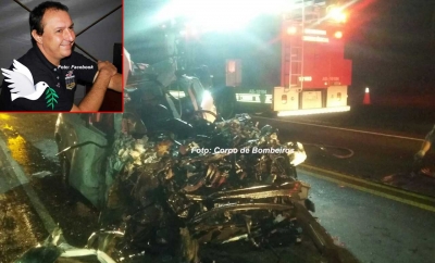 Carro bate de frente com carreta e motorista morre