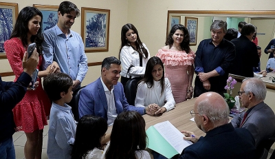 Deputados Dani Alonso e capitão Augusto celebram casamento