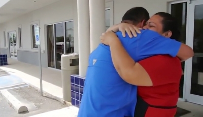 Patrão dá um carro para funcionária que chegava atrasada