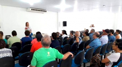 Aomar reúne pacientes e promove café da manhã na Secretaria da Saúde