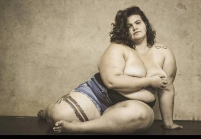 Bailarina plus size elogia Anitta e ignora críticas: 