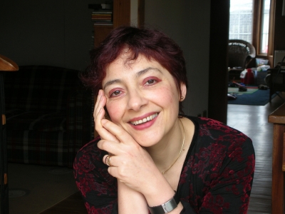 Chilena adota bebês mortos para garantir enterro decente