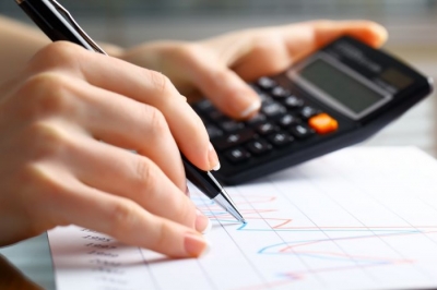 Famílias devem planejar para manter contas em dia