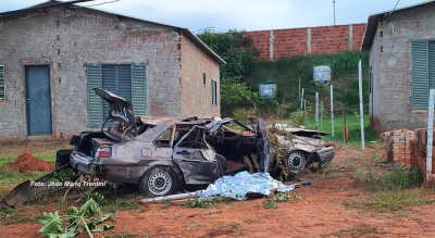 Capotamento de carro em vicinal mata jovem, na região