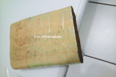 DIG faz buscas atrás de objetos e encontra droga