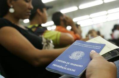Desemprego atinge 12 milhões de pessoas. É a maior taxa desde 2012