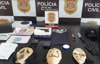 Veja o que a polícia encontrou com aluno que atacou escola e matou professora 