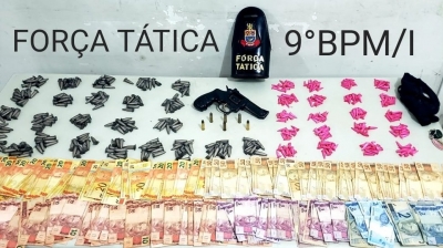 Dupla é presa pela Força Tática com drogas na zona sul