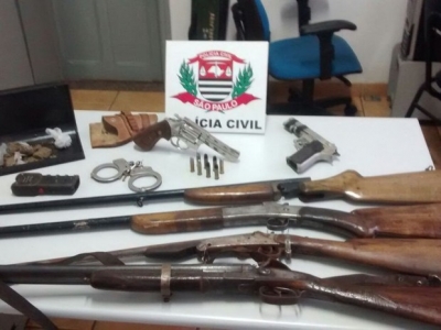 Diretor de Agricultura é preso por porte de armas e drogas