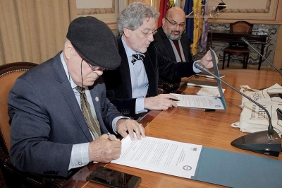 UNIVEM estabelece acordo internacional com Universidade Aberta de Portugal