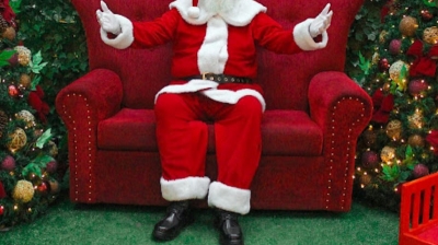 Mãe questiona sobre as crianças sentarem no colo do Papai Noel e sugere que os pais tenha cautela