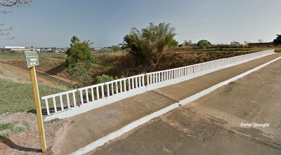 Heroísmo: PMs salvam mulher que tentava se jogar de ponte em Garça