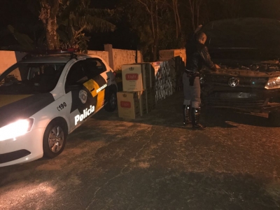 Polícia apreende contrabando e recupera caminhonete