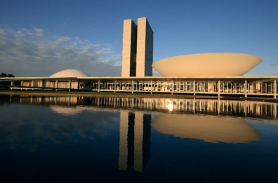 Câmara aprova em segundo turno PEC que limita gastos públicos