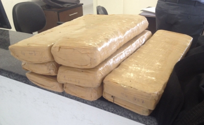 Menor de 15 anos é detido com 8 kg de maconha