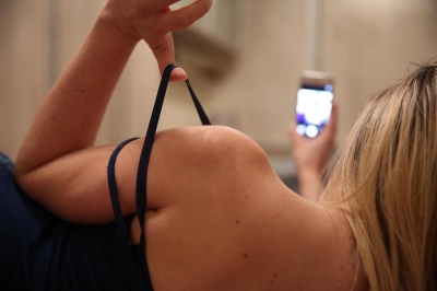 Câmara aprova projeto que criminaliza difusão de ‘nudes’ 