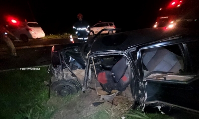 Motorista foge após bater o carro e deixar 3 pessoas feridas