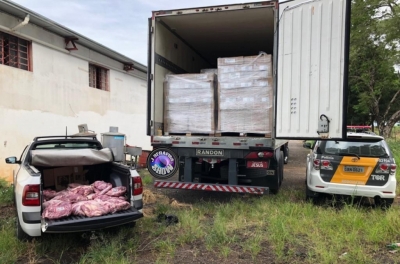 Polícia Rodoviária flagra desvio de carne de frigorífico, na região