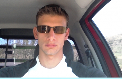 Rapaz prensado entre carretas recebe alta