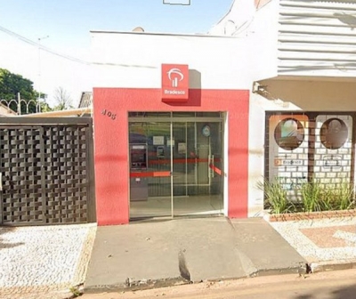 Criminosos tentam arrombar caixa eletrônico em Marília