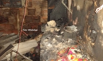 Casa é destruída em incêndio na zona norte e família pede ajuda