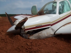 Polícia Civil e aeronáutica                   investigam pouso forçado de avião