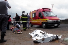 Acidente com micro-ônibus na SP-294: homem de 58 anos morre na hora