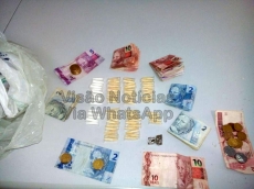 Polícia apreende drogas                                        na Vila Barros