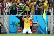 Brasil sai na frente logo aos 6 minutos