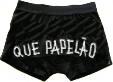 De cueca, assaltou mulher         e levou celulares