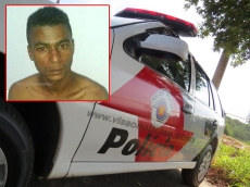 Rapaz é surpreendido tentando furtar. E dá recado: quando sair vai furtar de novo